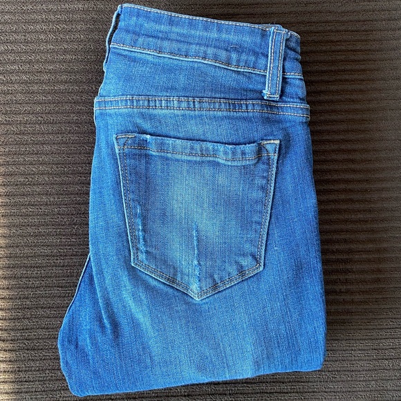 Distressed KanCan Jeans - Picture 1 of 7